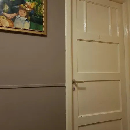 Evy's Place 3*